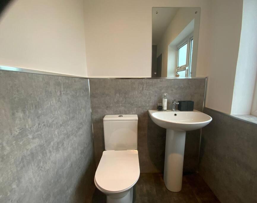 Warm And Cosy City Centre Home Near Train Station Chichester Eksteriør bilde